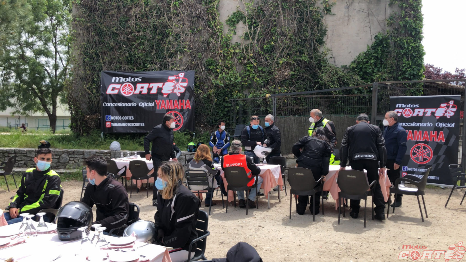 comida-evento-open-season-2021-yamaha-motos-cortes-madrid