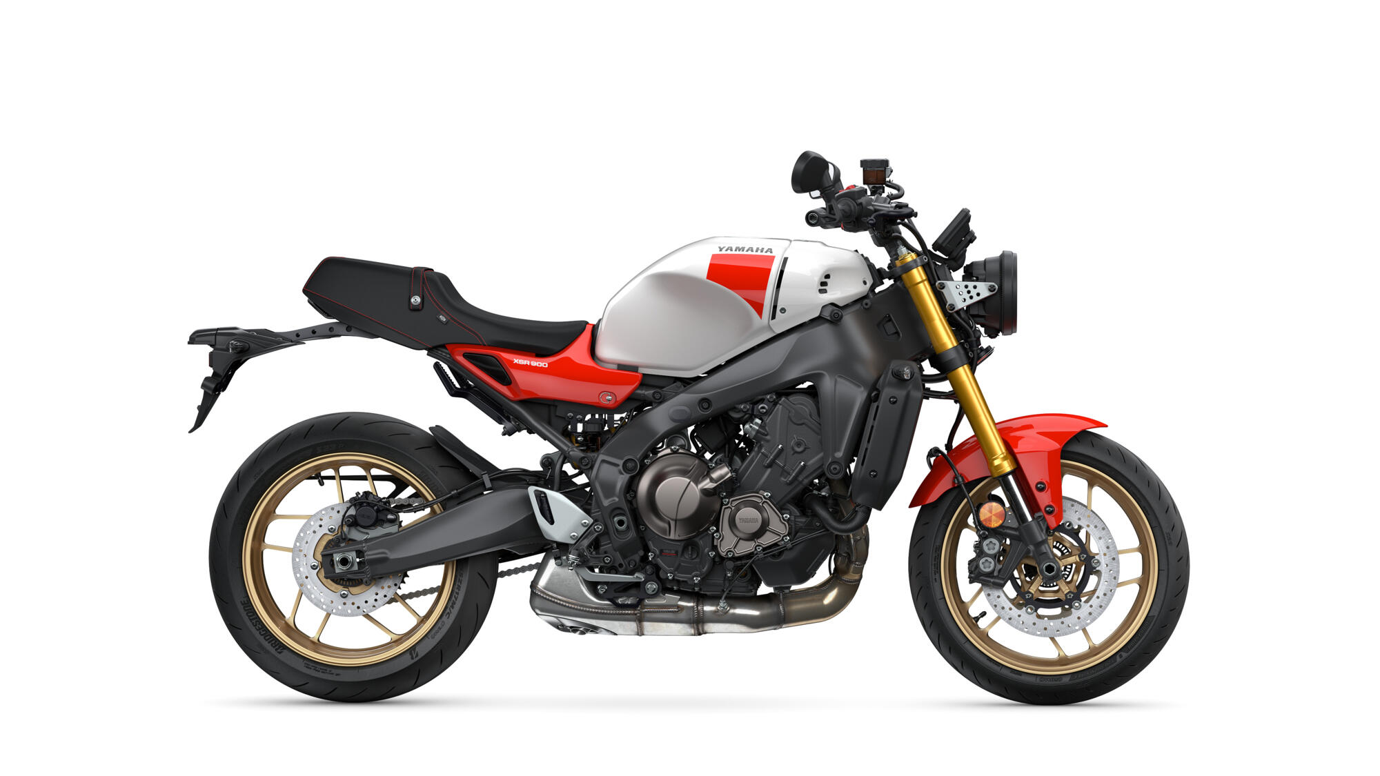 2025-Yamaha-XS900-LATERAL